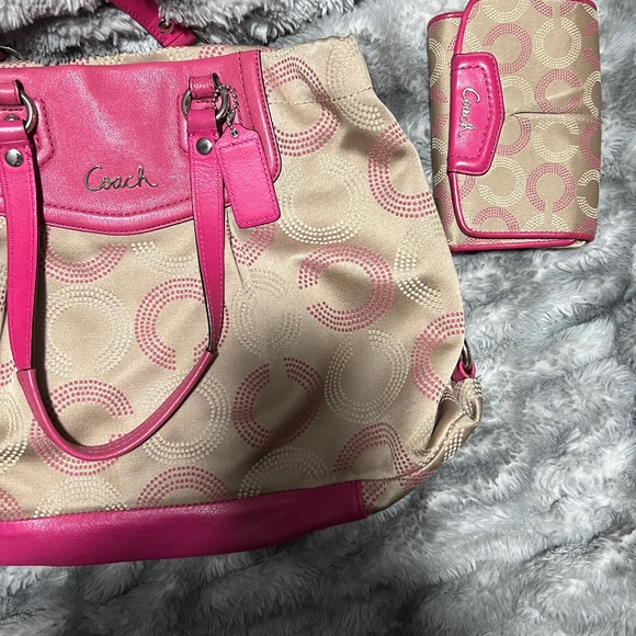 Coach Signature bag and Wallet - Picture 1 of 4